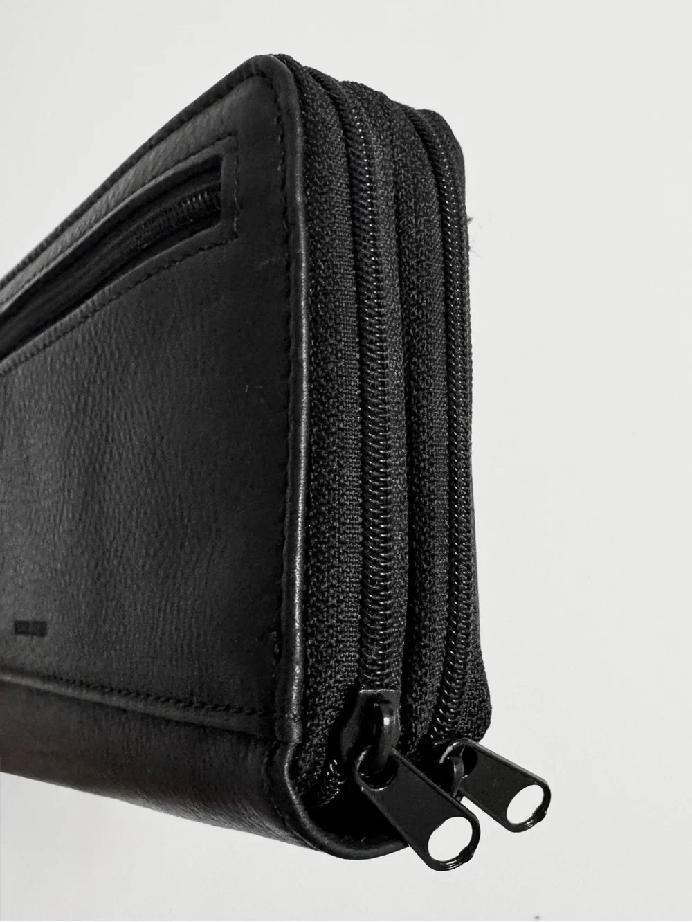 Multi-Pocket Leather Wallet for Women Black Pebbled EUC